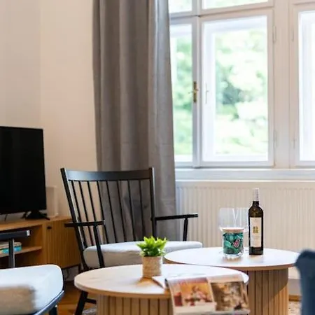 Historic Charm In Daire Bratislava