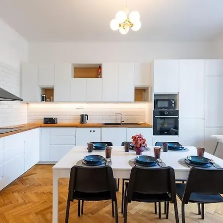 Historic Charm In Daire *