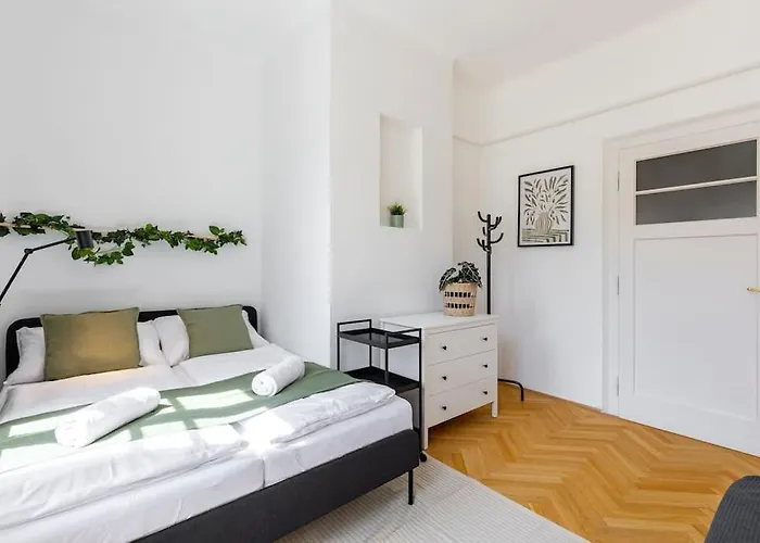 Lägenhet Historic Charm In Bratislava