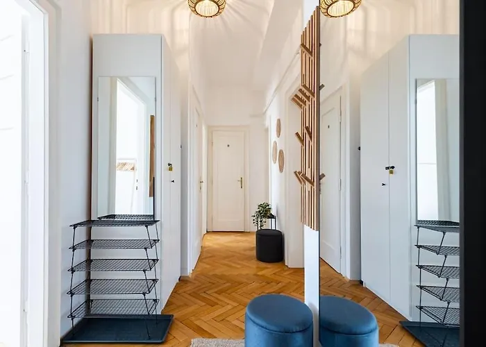 Historic Charm In Lägenhet Bratislava